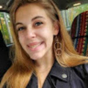 Meet your Posher, Alyssa